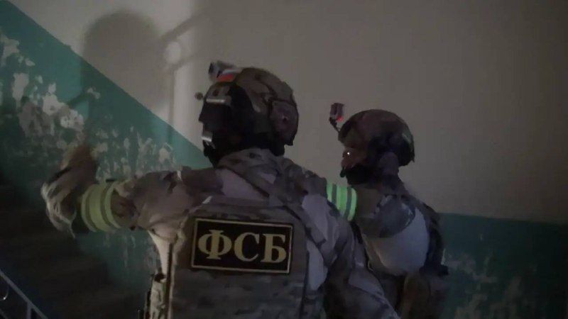 УФСБ России по Республике Дагестан во взаимодействии с МВД по Республике Дагестан пресечена преступная деятельность лица, причастного к публичным призы фото