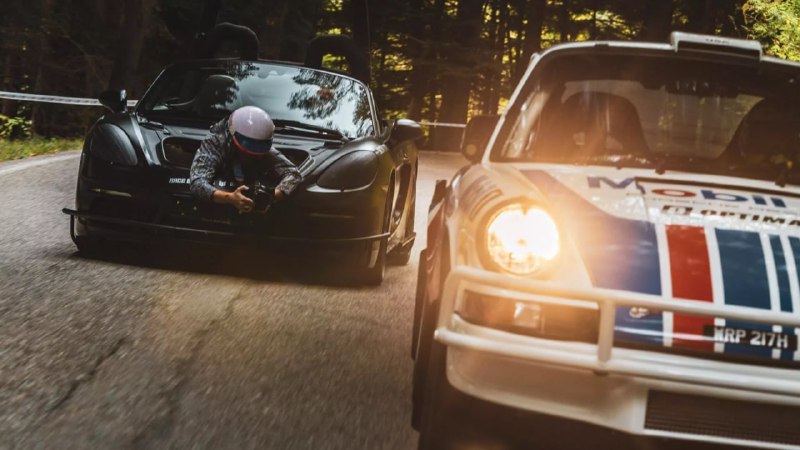 Porsche показал Boxster, который снимал самые быстрые автомобили 4