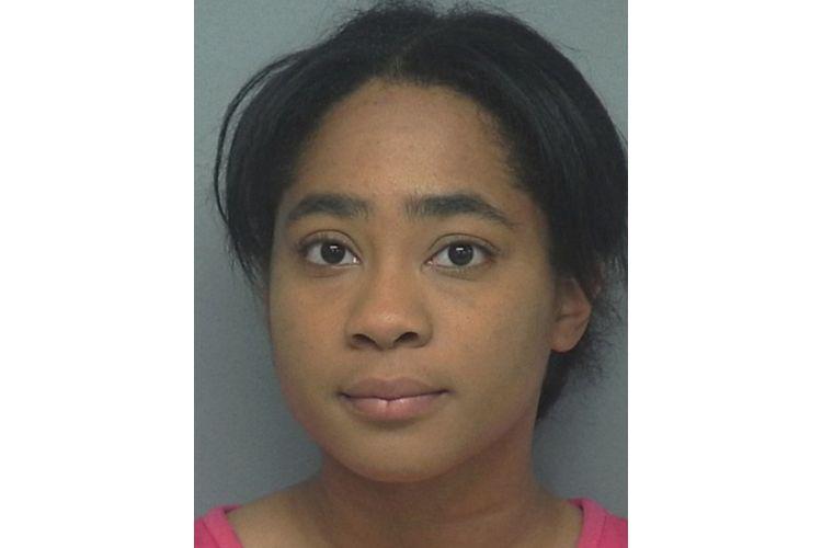 Женщину заподозрили в инсценировке самоубийства мужаПолиция штата Техас взяла под стражу 31-летнюю Бриану Мур. Женщину подозревают в убийстве ее 33-летнего мужа Лонни Мура, сообщает Montgomery County Sheriff’s Office.«Сотрудники офиса шерифа по прибытии на