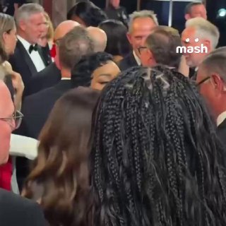 Актриса фильма "Битва за битвой" Тейяна Тейлор обвинила в избиении охранника церемонии "Оскар". Тот якобы поднял на неё руку, когда она хотела выйти на сцену и сфоткаться на память.Инцидент произошёл сразу после окончания вручения наград. Селеба вместе с с