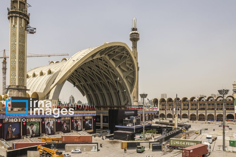 טהראן: הכנות לטקס פרידה ממנהיג מהפכה שנהרג במסגד חומייני
