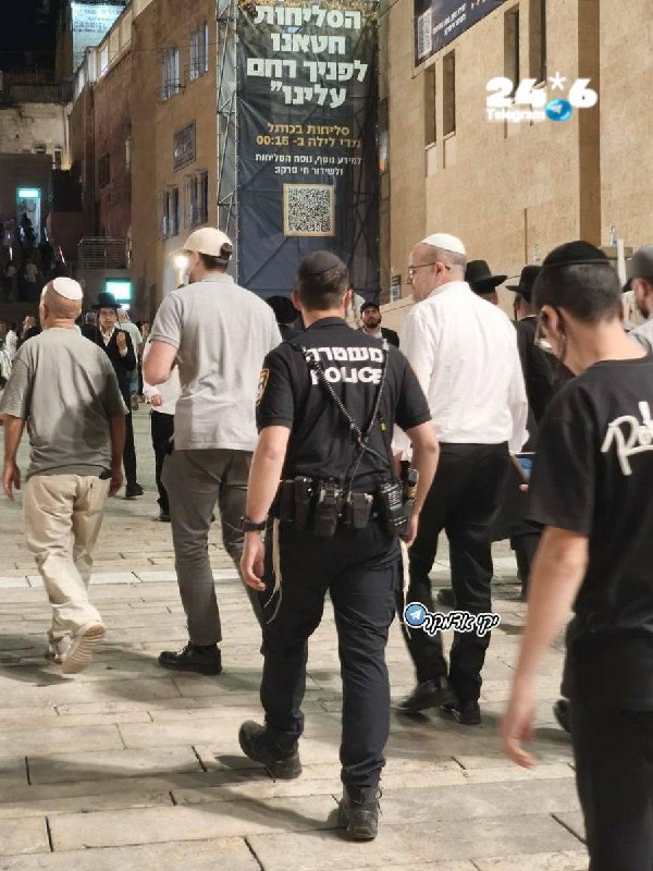 🇮🇱 ראש המוסד רומן גופמן בכותל המערבי, הערב.