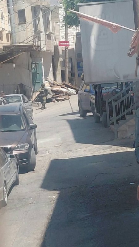 قوات الاحتلال تنتشر في بيت دجن وتفتش المركبات