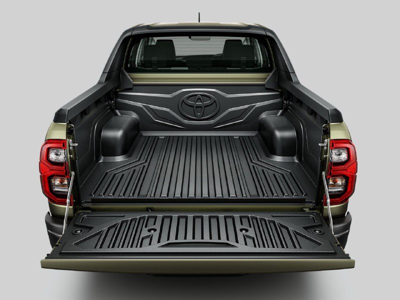 Пикап Toyota Hilux получил новую спецверсию 4