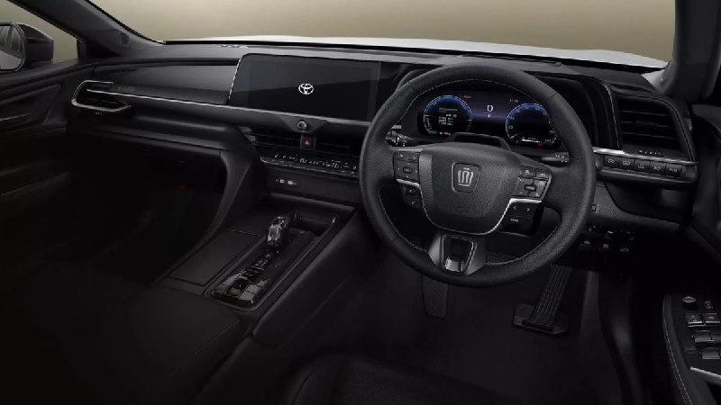 Toyota Crown представили в особых версиях к 70-летию модели 5