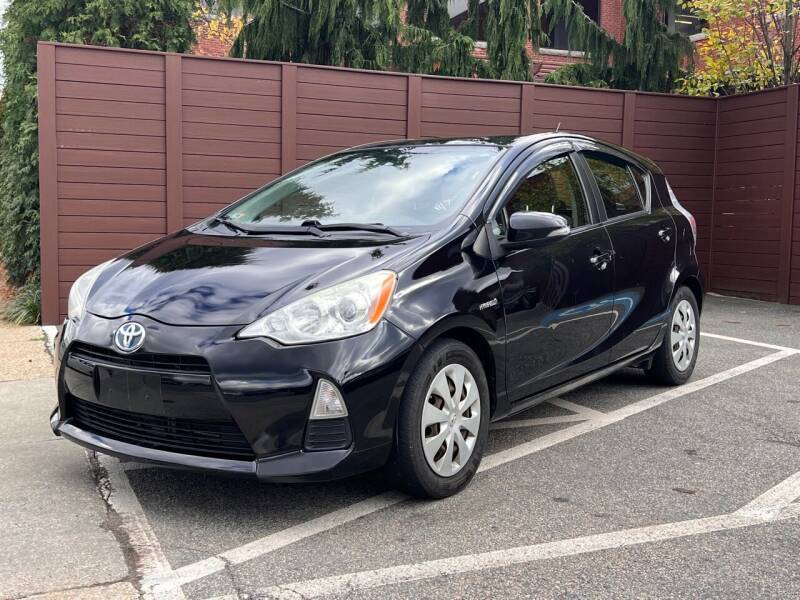 Toyota Prius c 2012