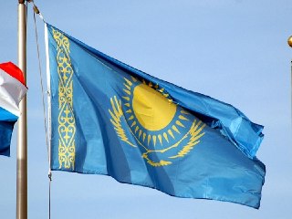 Казахстан с 1 ноября вводит платные электронные разрешения для въезда россиянГражданам России и других стран с безвизовым режимом c 1 ноября потребуется оформлять платное электронное разрешение ETA для въезда в Казахстан. Об этом сообщил РИА Новости операт