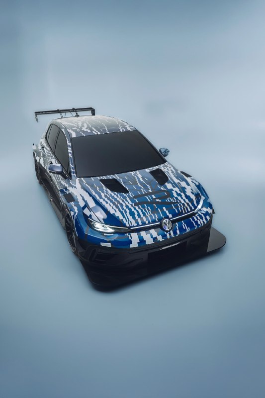 Volkswagen показал заряженный Golf R специально для участия в марафоне «24 часа Нюрбургринга».