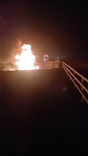 במהלך הלילה הותקפו גשרים שנועדו לנתק את האספקה לבנדר עבאס, שמשמשת את איראן לתקיפת ספינות