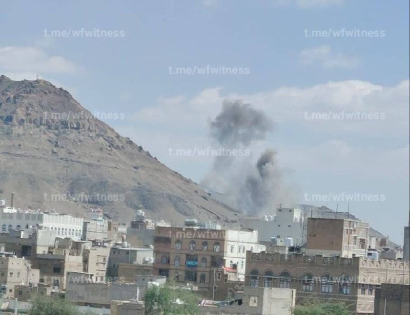 ️🇾🇪 Photos from Sana'a that allegedly show Saudi airstrikes.