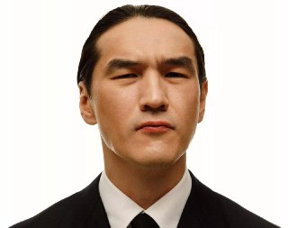 Сабуров пытался получить российский ВНЖ, чтобы избежать проблем с налоговой — но не смог сдать тест по истории России. По данным Mash, оформить документы Нурлан решил из-за страха влипнуть как инфлюенсерша Елена Блиновская, которую взяли за уклонение от уп