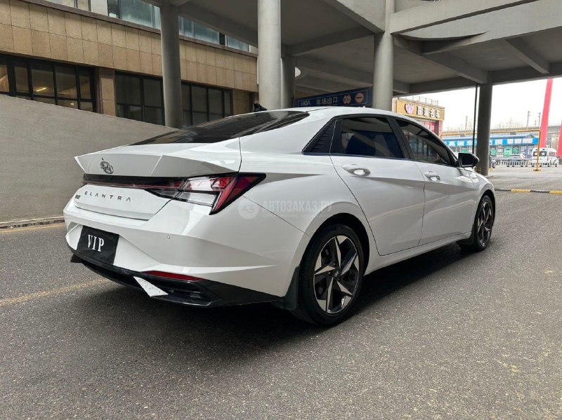 Hyundai Elantra 2021 фото 4