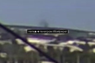 В Белгородской области прогремели мощные взрывы  Об этом пишут телеграм-каналы «Пепел Белгород» и ASTRA со ссылкой на очевидцев. Изначально они сообщали, что взрыв мог произойти из-за падения российской авиабомбы. Сейчас же «Пепел Белгород» утверждает, что