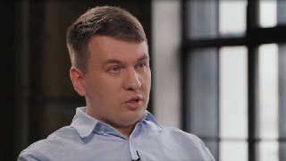 Блогера Илью Ремесло арестовали по делу о военных «фейках»Басманный районный суд Москвы арестовал провластного блогера Илью Ремесло на 1 месяц и 30 суток. Об этом сообщил его адвокат Сергей Бадамшин.⚪️ За что судят. Ремесло вменяют статью о военных «фейках