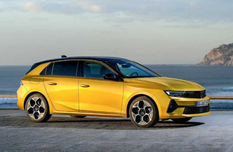 Opel обновил plug-in гибридные версии хэтчбека и универсала Astra