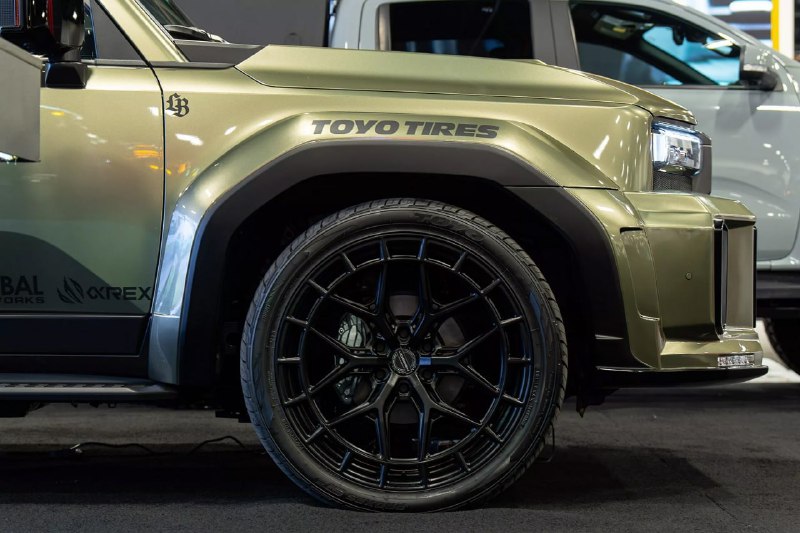 Тюнинг-ателье Liberty Walk доработало Land Cruiser Prado 4
