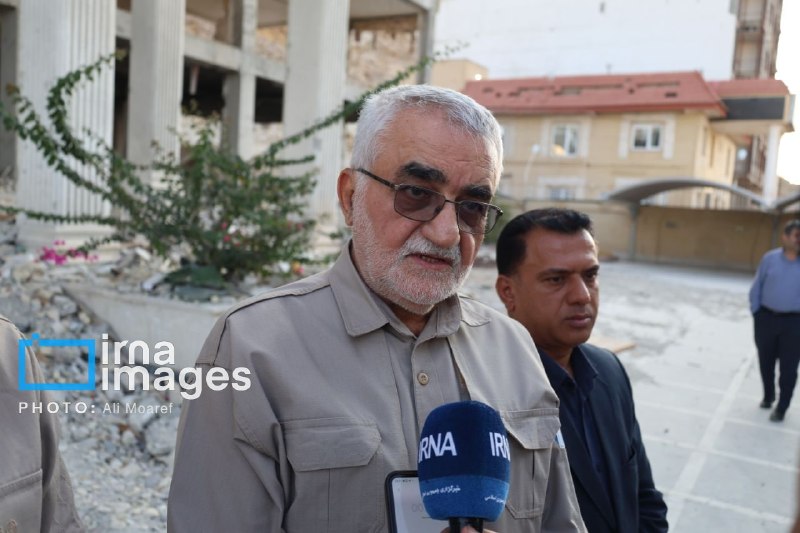 Boroujerdi: The enemy's attack on civilian places was carried out with the aim of creating panic among the people Aladdin Boroujerdi, representative of the residents of Larestan, Khanj, Gersh and Oz districts in the Islamic Council, during a visit to the affected places of Larestan in the third imposed war in the presence of Hussein Jabri Ansari, director general of the Islamic Republic News Agency, condemned the US attacks on the civilian market And the just in Tarstan: Building the civil market and the just in Tarstan: An industrial unit in the private sector was done with the aim of creating fear among the people and forcing them to retreat, but the continued presence of people on the streets shows. According to him, these conspiracies had no results.