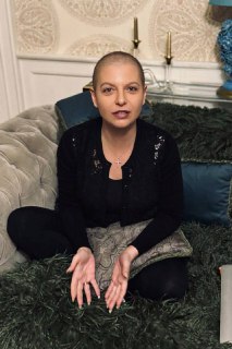 Маргарита Симоньян опубликовала первую фотографию без парика после начала химиотерапии.«Ничего не бойтесь. Бог есть, а смерти нет», — написала она.В начале сентября главред RT рассказала, что у нее диагностировали «страшную, тяжелую болезнь», и она перенес