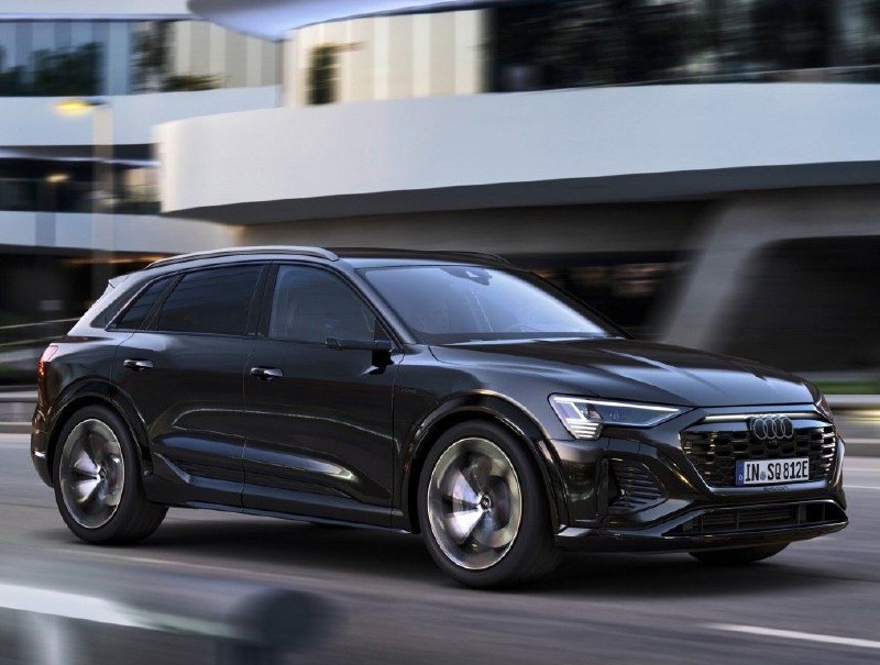 Audi SQ8 e-tron quattro 2