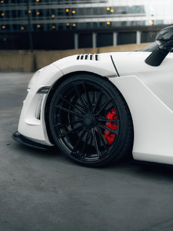 Один из 15 McLaren 720 N-Largo 9