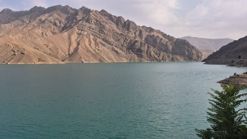 ساوجبلاغ نیوز: چرا سد کرج پر است، اما آب نیست؟!🔸 ورودی آب به سد کرج تفاوت چندانی با سال گذشته ندارد و تنها حدود ۵۰ میلیون مترمکعب بیشتر