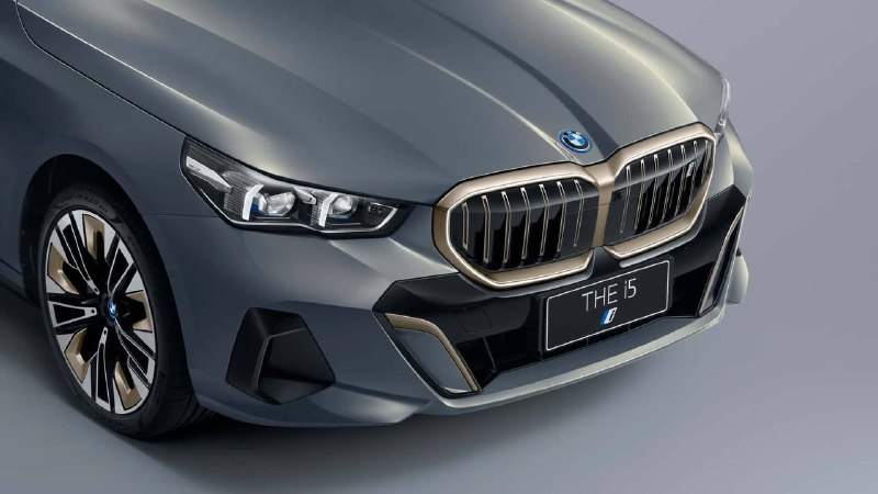 Представлена новая BMW 5 серии для КитаяСедан 5 серии для Китая получил растянут