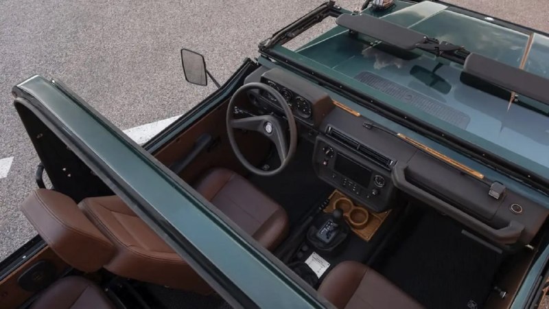 Рестомод военного G-Class с V8 оценили дороже нового «гелика» 3