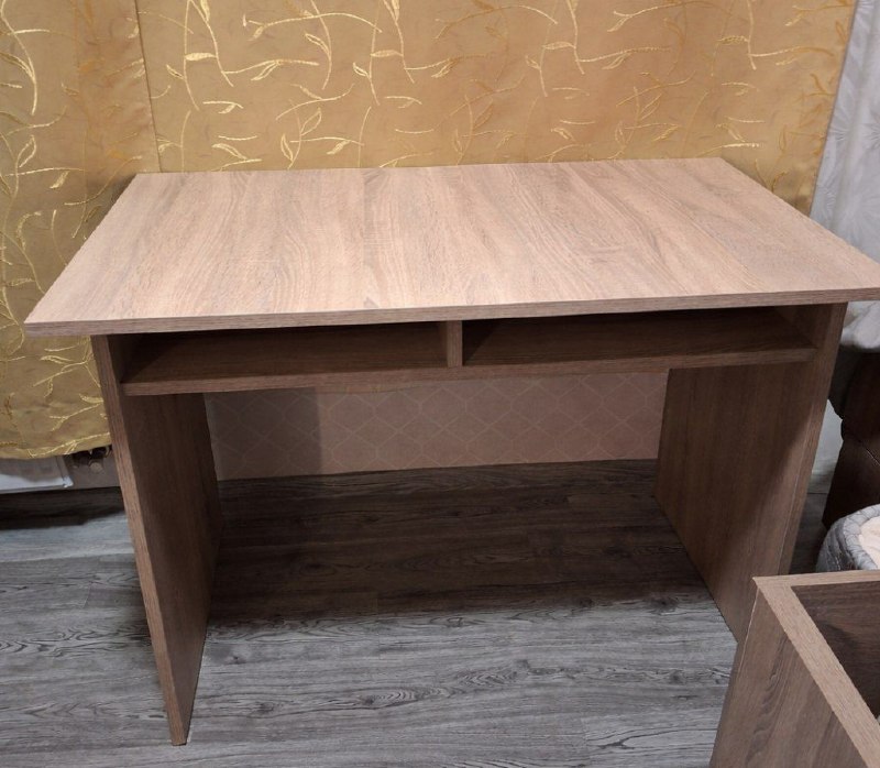 Стол письменный/компьютерный