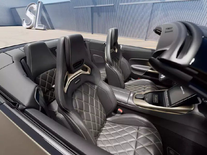 Mercedes-AMG представил «золотую» спец-версию родстера SL 63 2