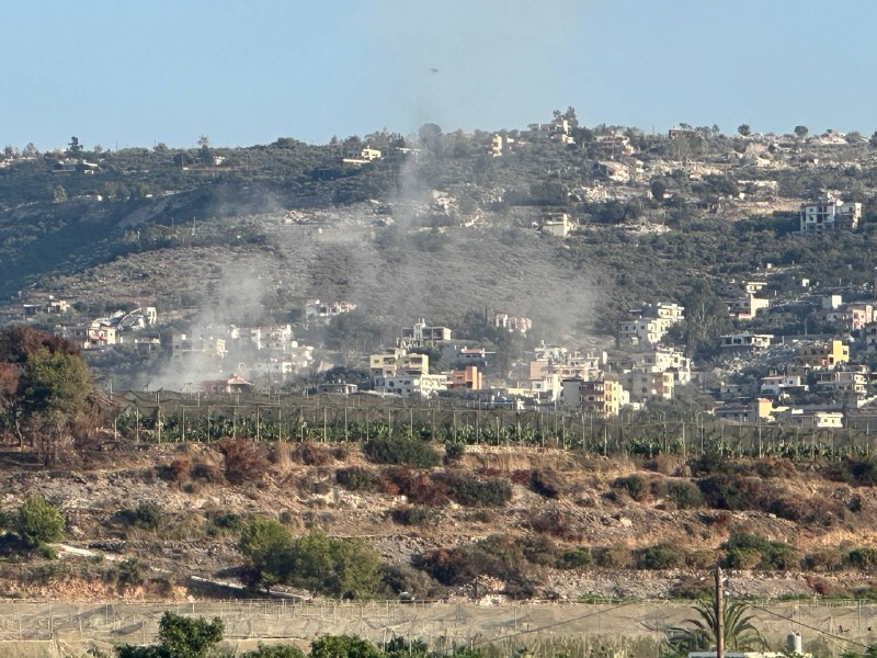 דחוף: ארטילריה הכיבוש הפציץ את העיירה מנצורי, דרום לבנון.