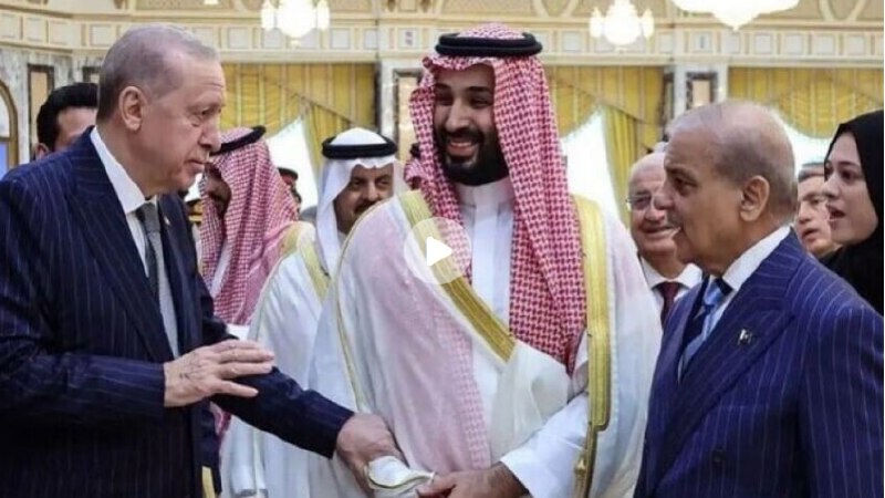 شبکه خبری العالم: ⭕️تلاش عربستان برای ارایه چهرهای دینی بر پیمان سیاسی-نظامی🔸نیروهای یمن یک روز بعد از امضای «پیمان سه جانبه» میان عربستا