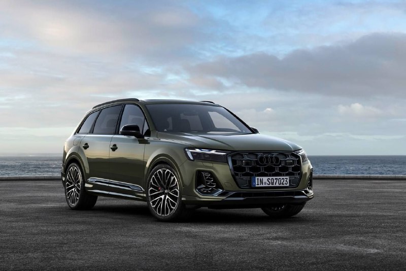 Сезон премьер от немцев продолжается. Теперь очередь Audi с обновленными Q7 и SQ7 7