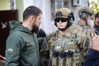 Адама Кадырова наградили медалью «За вклад в проведение СВО»Об этом сообщил зампред правительства Чечни Ахмед Дудаев. Он уточнил, что награду Кадырову-младшему вручили за «активное участие в развитии» Российского университета спецназа имени Путина, где про