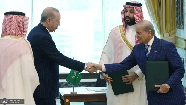 جماران: ⭕️ میدل ایستآی: اگر پیمان مکه نتواند ماشین جنگی صهیونیسم را متوقف سازد، یک شکست تاریخی خواهد بود⭕️ فلسطین، آزمون نهایی