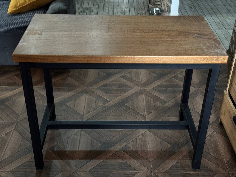 Продаю 2 стола