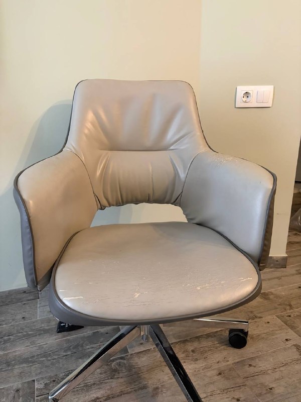 Продам офисный стул из modus