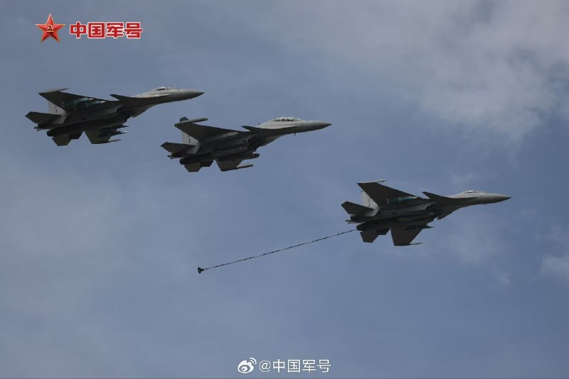 NAVY FORCE: J-15Dنسخه جنگ الکترونیک J-15 و در 2 نسخه D و DT دیده شده و از 2024 در وارد خدمت شده.طبق شماره سریال ها و تصاویر حداقل 16