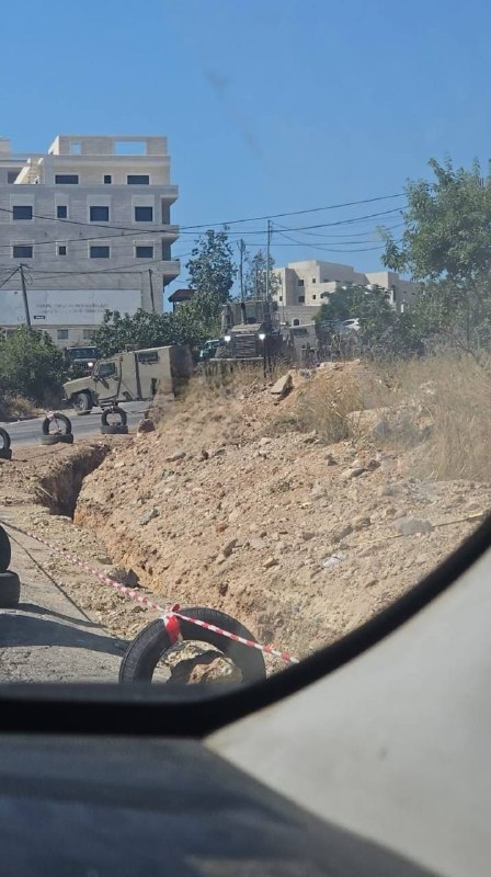 דחוף: כוחות הכיבוש סוגרים את הכביש המקשר בין הערים אל-מזרעא אל-שרקייה וסילוואד, רמאללה.