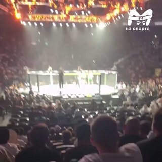 שופט UFC 333 הפעיל את המשחק של צ'לסי נגד טוטנהאם במהלך הקרב בין אבוסופיאן מגומדוב לקמרון רוסטון. חולצת טריק…