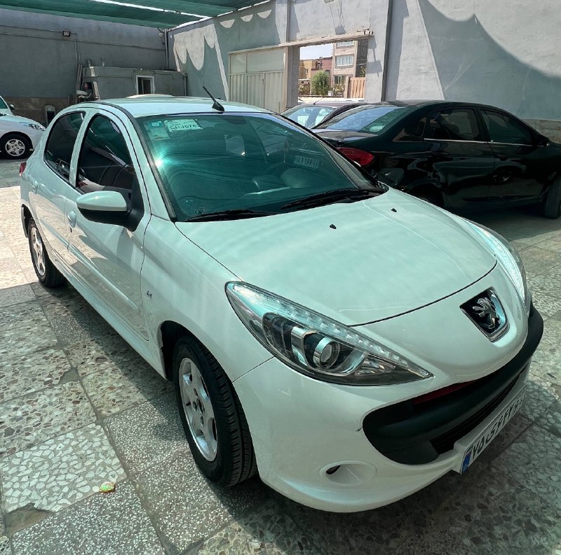 اتو گالری رمضانی 09123510648: 207 دنده سقف فلز سفیدفرمان هیدرولیکبا رینگمدل 1404 برج 2 پلاک تهرانکارکرد:27/000 هزار کیلومتربیرنگ و بی خط و خشگارانتی ف