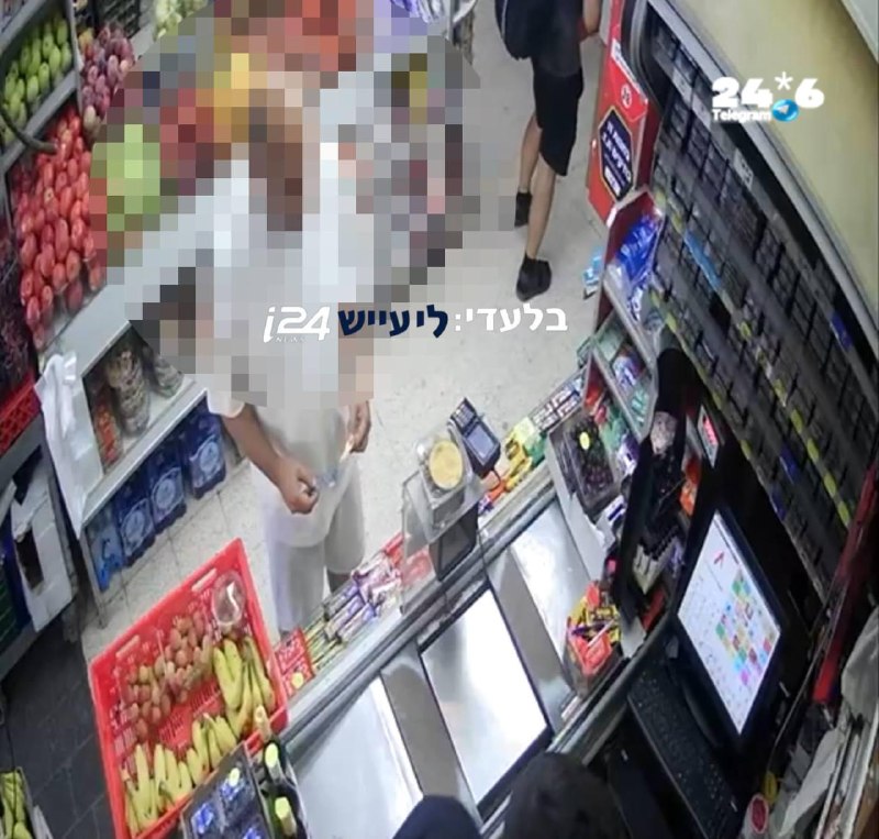 🇮🇱 תיעוד בלעדי: מסע הקניות חסר הבושה של נהג המונית שעקץ קשיש שאסף מבית החולים. (לי עייש).