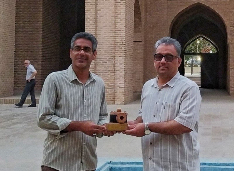 ورامین پرس: 📌 تجلیل از عکاس جاذبه های گردشگری شهرستان ورامین🔻 محمدرضا تاجیک رئیس اداره میراث فرهنگی، گردشگری و صنایع دستی شهرستان ور