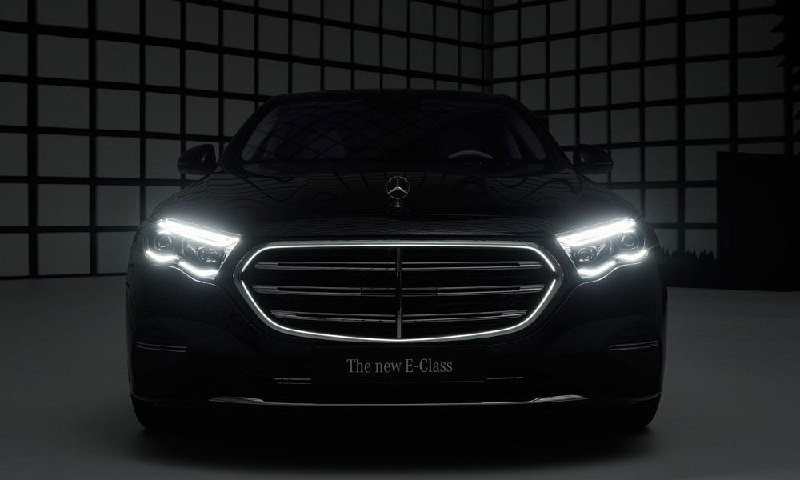 Mercedes-Benz E-Class 8