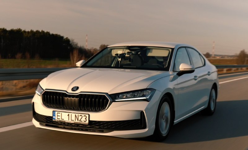 Skoda Superb проехала 2831 км без дозаправки Чемпион Европы по ралли Мико Марчик