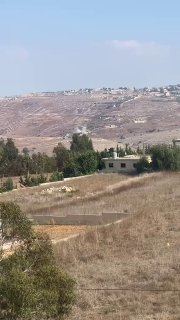 🚨 Artillery bombardment combined with a sweep with machine guns towards Wadi Saluki from the side of Mays al-Jabal.