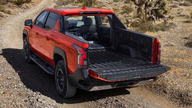 Chevrolet обновил Silverado EV и выпустил внедорожную версию Trail Boss 2