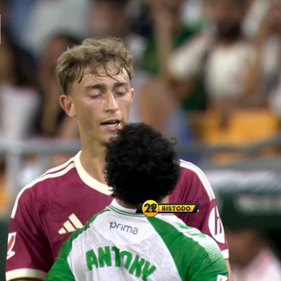 ⚽️ بیست و دو | Bistodo: ⚽️🤩| شماره 4 پوشیده باشی مورینیو رو هم به عنوان مربی داشته باشی این ترکیب یعنی تستسترون کامل🥂⚽️ @bistodo