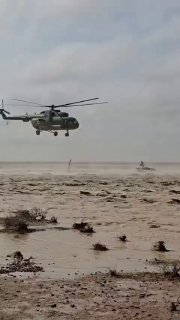מסוקים של חיל האוויר משתתפים בפעולות חילוץ של אזרחינו באזורים הכפריים בדיר א-זור שנתקעו כתוצאה משיטפונות וח…