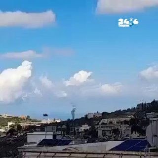 🇮🇱 South Lebanon: Documentation from Lebanese sources of an IDF drone flying over the houses of the village of Yatar and causing panic among the few remaining residents of the village, which is included within the IDF's security zone. Here is an Arab desk.