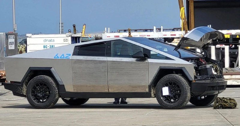 Tesla начала «скрытый отзыв» пикапов Cybertruck для замены электродвигателя